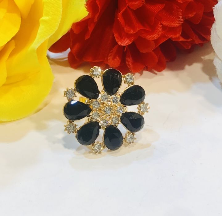 Golden%20Mahroon%20Multi%20Round%20Simple%20Party%20or%20Wedding%20Rings%20For%20Girls%20or%20Women%20-%20Image%204