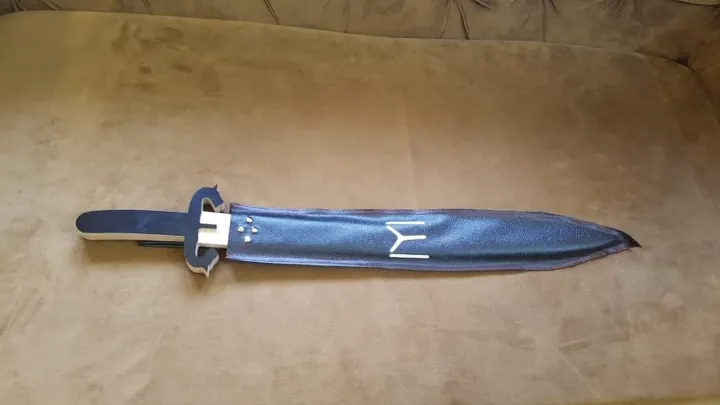 Osman%20Bey%20Wooden%20Swd-Toy%20(Hiking%20Artist)%20-%20Image%203