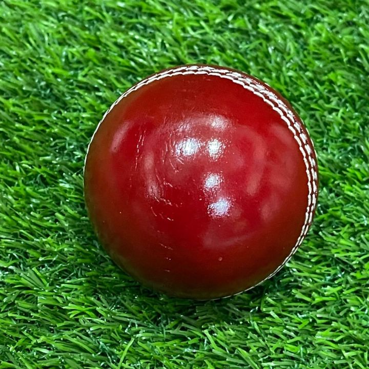 Hard%20Ball%2020%20Over%20+%201%20ball%20Cricket%20Ball%20-%20Red%20-%20Image%204