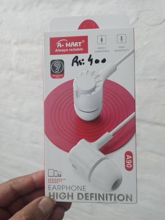 High-Quality%20Wired%20Earphones%20with%20Volume%20Control%20and%20Built-In%20Mic%20for%20Gaming%20and%20Streaming%20-%203.5mm%20Plug%20-%20Image%209