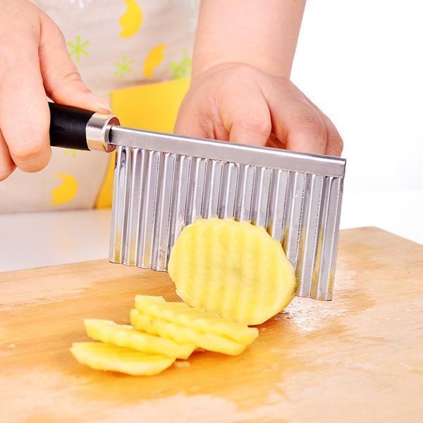 Crinkle%20Fries%20Cutter%20Knife%20with%20Handle%20Potato%20Slicer%20%E2%80%93%20Stainless%20Steel%20Crinkle%20Knife%20%E2%80%93%20Multifunctional%20Knife%20Wavy%20Edged%20Potato%20cutter%20%E2%80%93%20Wavy%20Chopper%20%E2%80%93%20Wavy%20Potato%20Slicer%20%E2%80%93%20Vegetable%20&%20Fruit%20Wavy%20knife%20-%20Image%204