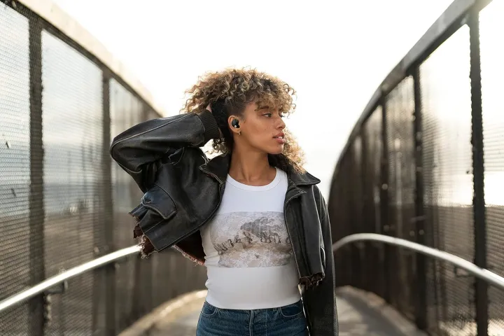 Sony%20WF-1000XM4%20Industry%20Leading%20Noise%20Canceling%20Truly%20Wireless%20Earbud%20Headphones%20%E2%80%A2%20with%20Alexa%20Built-in%20%E2%80%A2%20Black%20-%20Image%207