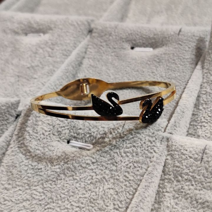 Bracelet%20Stainless%20Steel%20Cuff%20Bangle%20for%20Girls%20Women%20Ladies%20Jewelry%20Karra%20by%20Groming0n%20-%20Image%205