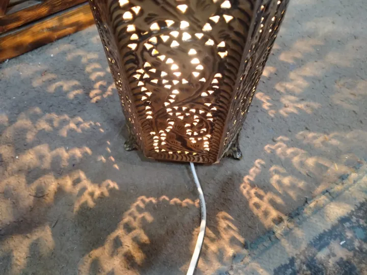 Copper%20Antique%20Padistal%20Lamp%20/%20handmade%20/%20Pure%20Copper%20/%20Pakistan%20handicraft%20/%20Vip's%20Creation%20-%20Image%203