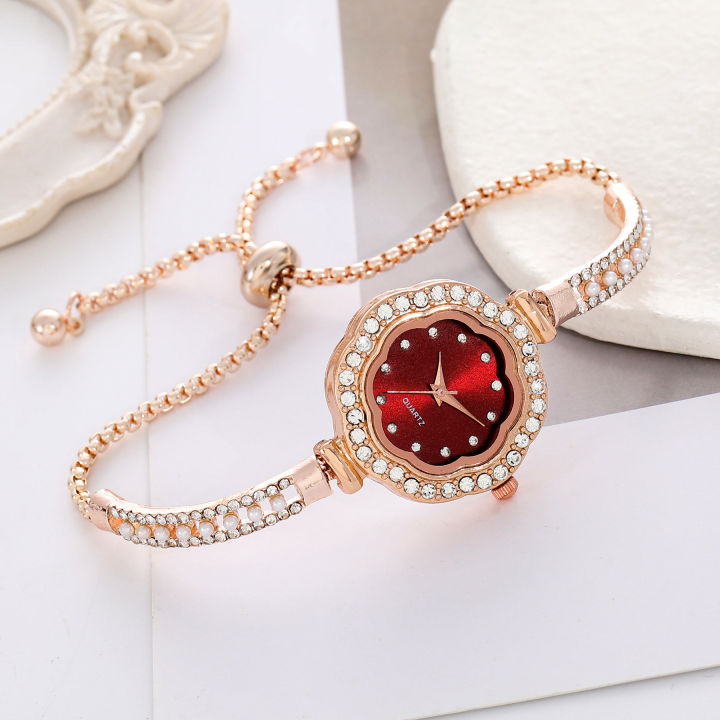 New 2024 Fashion Diamond-Embedded Plum Blossom-Shaped Women's Hand Bracelet Watch Women's Quartz Watch