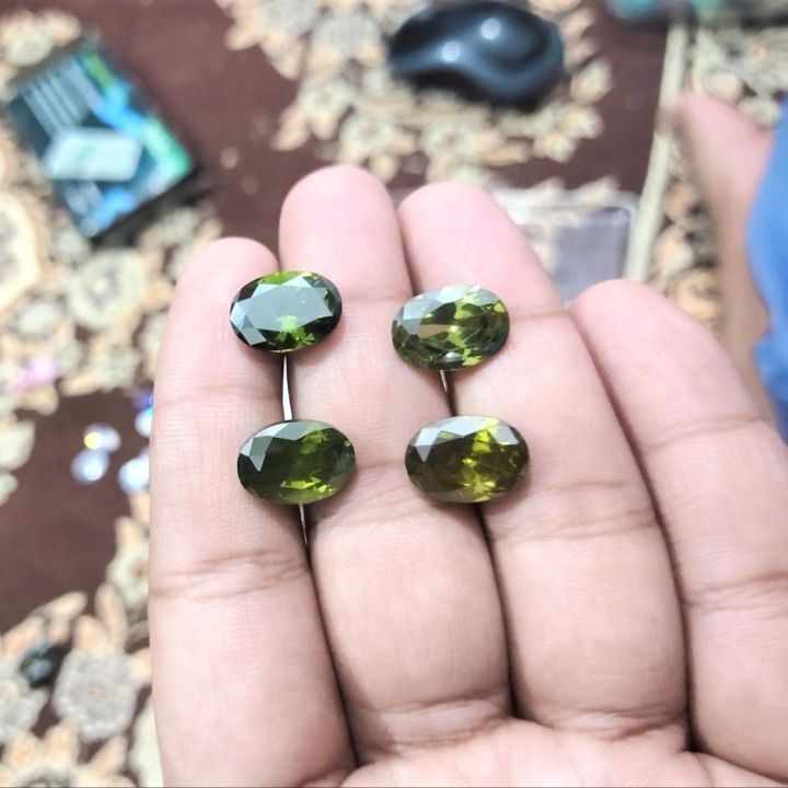 Original%20Zircon%20Stone%20Green%20Color%2012.0%20crt%20%C2%B1%201crt%20Gems%20Stone%20for%20ring%20round%20shape%20stone%20-%20Image%206