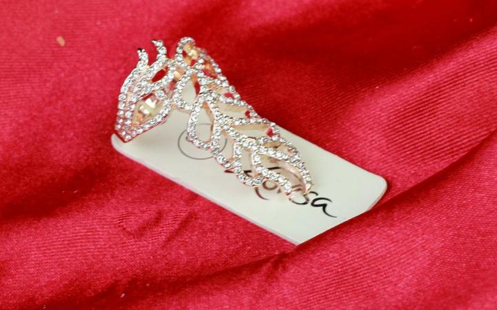 High%20Quality%20Lovisa%20Gold%20Plated%20Leaf%20Ring%20with%20Zircon%20-%20Image%203