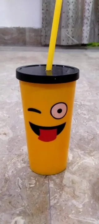 top%20trending%20emoji%20glass%20with%20straw%20for%20children%20%7C%20new%20design%20plastic%20Juice%20Glass%20with%20straw%20%7C%20Best%20birthday%20Gift%20-%20Image%204