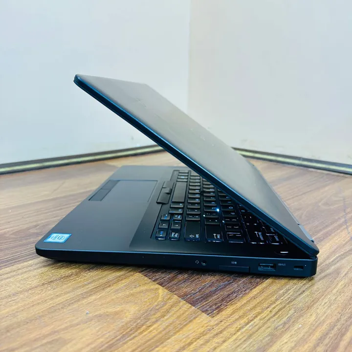 Dell%20Latitude%20E5470%20Core%20i5,%20Laptop%206th%20Generation%208GB%20Ram%20/%20256SSD%20with%20bag%20-%20Image%204