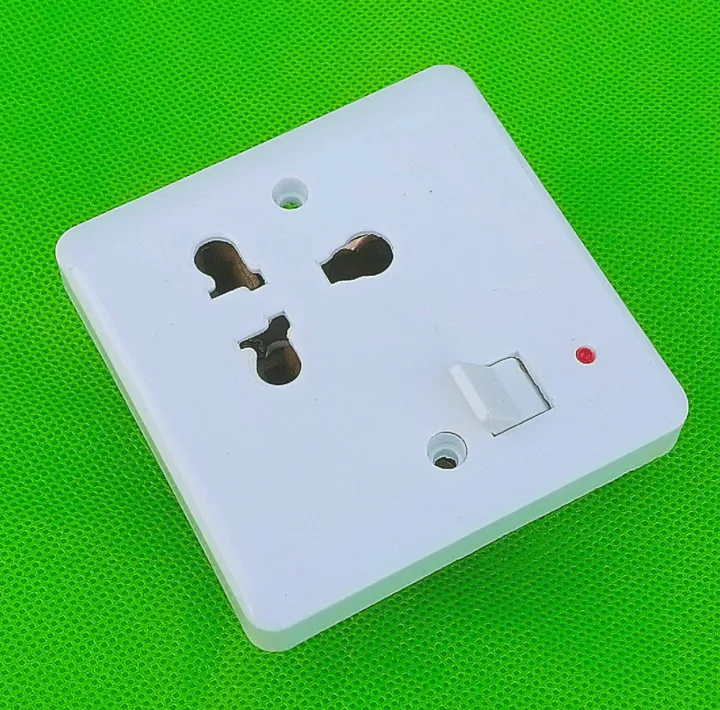 3in1%20UNIVERSAL%203Pin%20Power%20Plug%20Socket%20China%20Fitting%20Socket%20Plate%20-%20500%20Volts%20/40%20Amp%20High%20Quality%20Specially%20for%20AC,%20Water%20Pump%20-%20Image%203