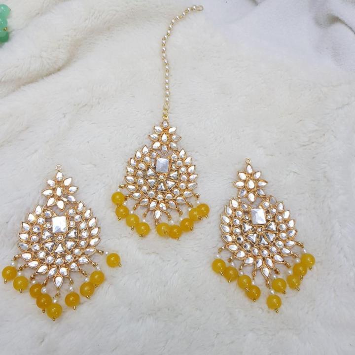 Gold Plated Eaarrings with Bindia tika