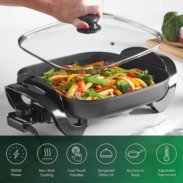 Multifunctional%20Non-Stick%20Surface%20Electric%20Cooker%20Frying%20Pan%20With%20Lid%20and%20Carry%20Handles%20-%20Image%204