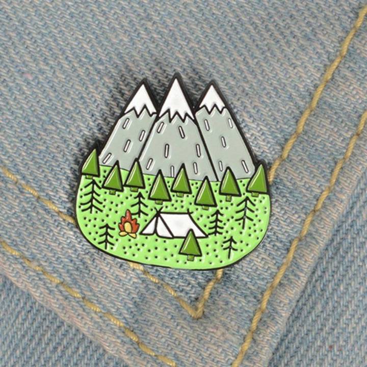 Broche Pin's BUTW Château Sur Montagne En étain, Neuf Avec étiquettes