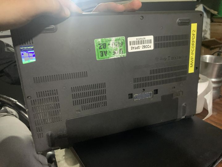 Lenovo%20ThinkPad%20X260%20/%20X270%20Laptop%20-%20Intel%20Core%20i5%206th%20Gen%20%7C%208GB%20DDR4%20RAM%20%7C%20256GB%20SSD%20-%2012.5"%20HD%20Display%20-%20Black%20(Imported%20/%20Refurbished)%20-%20Image%205