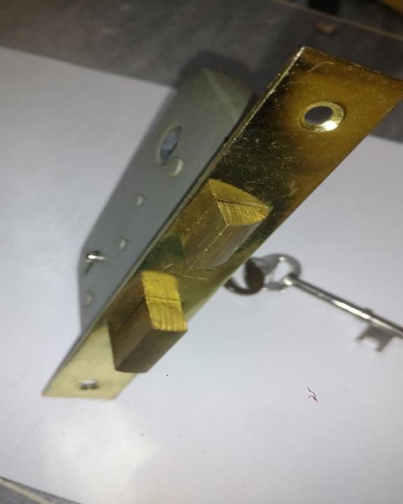 Lever%20Sash%20Door%20Lock%20(babar%20lock%20machine)%20-%20Image%204