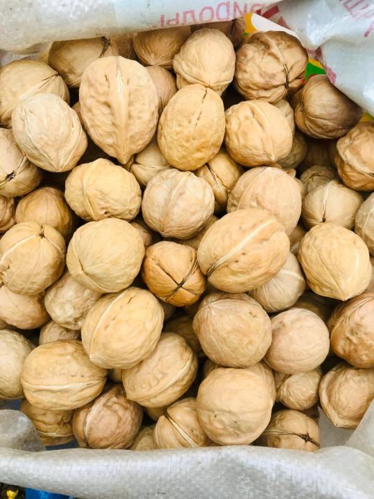 Akhrot kagzi 1kg Walnuts best quality walnuts (akhroot) with shells