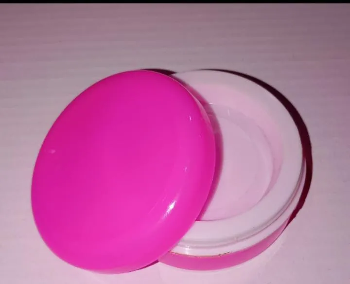 18%20Gram%20Pack%20of%208%20Mini%20Pink%20Empty%20Cosmetic%20Jar%20Concentrate%20jar%20-%20Image%204