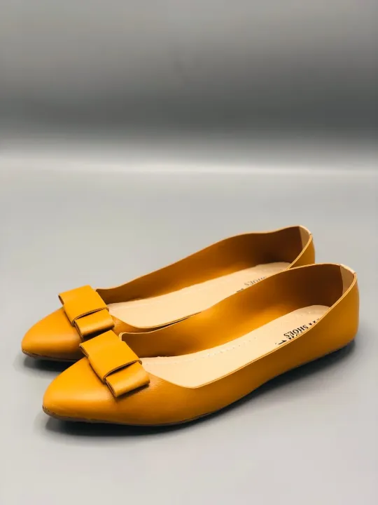 Ladies%20Black%20Pumps,%20Ultra-Light%20Faux%20Leather%20Flat%20Heel%20Slip-On%20with%20Bow-Tie%20Decoration,%20Comfortable%20and%20Trendy%20-%20Image%209