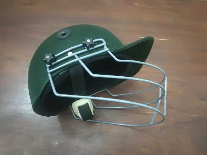 Cricket%20Helmet%20for%20Kids%20(8%20to%2013%20years%20old)%20-%20Image%205