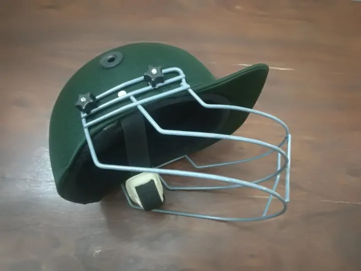 Cricket%20Helmet%20for%20Kids%20(8%20to%2013%20years%20old)%20-%20Image%205