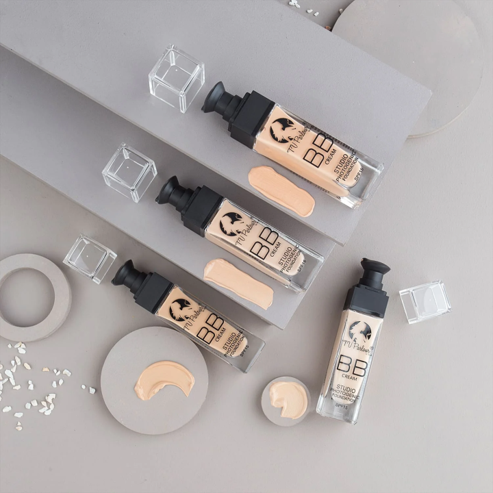 Tv%20Parlour%205%20IN%201%20Makeup%20Deal%20makeup%20Foundation,%20Primer,%20Mascara,%20Highlighter,%20Blush,%20mega%20Eyeshadow%20Palette%20Makeup%20Kit%20Gift%20Set%20for%20Women%20-%20Image%204