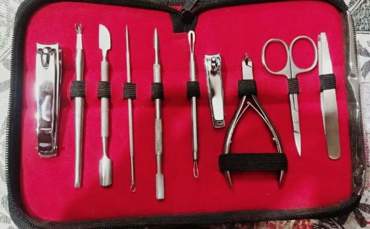 Beauty on the Go Portable Travel Manicure Pedicure Kit for Nails