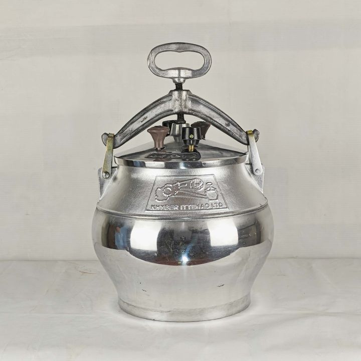 Afghani%20Pressure%20Cooker%20White%20%20color%20with%203%20Values%20one%20bypass%20valve%20to%20prevent%20excessive%20Safety%20Value,5,8,10,12,15,%20and%2020%20Liters%20-%20Image%203