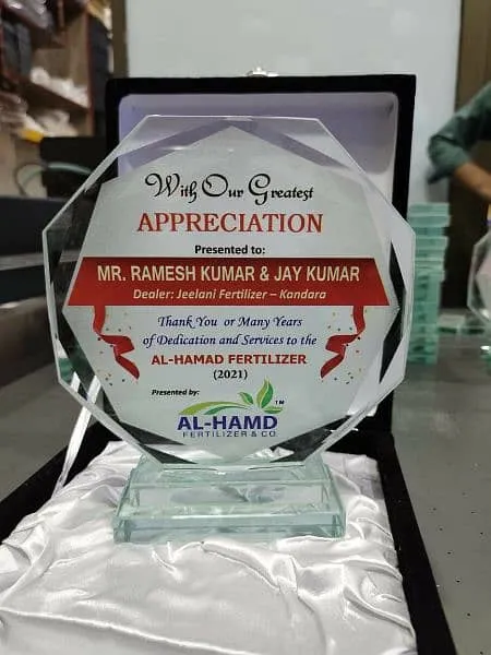 Customized%20Glass%20Shields%20/%20Awards%20for%20Ceremony%20%7C%20Gifts%20for%20teachers,%20mentors%20%7C%20Teachers%20awards,%20awards%20souvenirs%20for%20events,%20schools%20awards%20Pakistan%20-%20Image%205