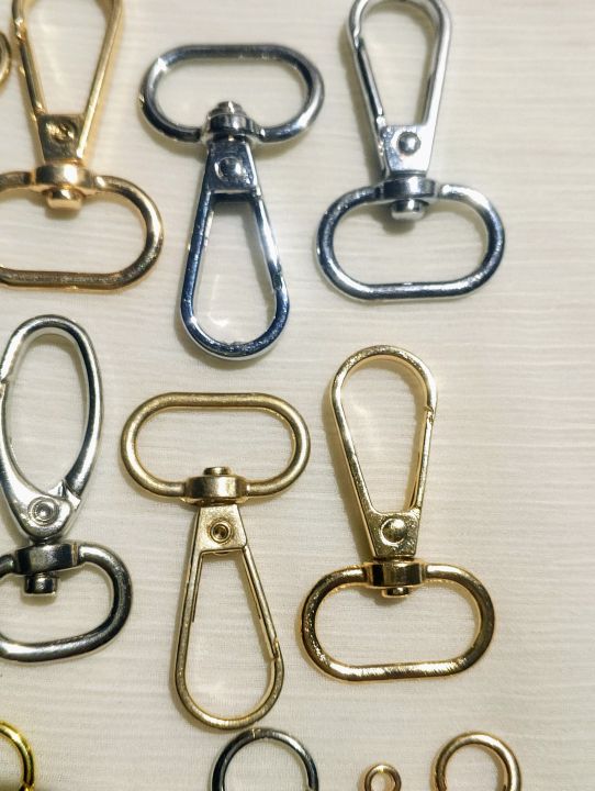 Mixed%20Metal%20Buckle%20Hooks%20&%20Lobster%20Clasp%20Set%20%E2%80%93%20Swivel,%20Trigger%20&%20Keychain%20Hooks%20for%20DIY%20Crafts,%20Jewelry,%20Bags%20&%20Keychains%20-%20Image%207