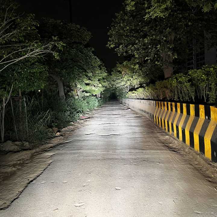 MASTER%20HID%20XENON%20200W%2014-4%20HID%20Kit:%20High%20Intensity%20Discharge%20Lamps%20for%20Superior%20Brightness%20-%20Image%206