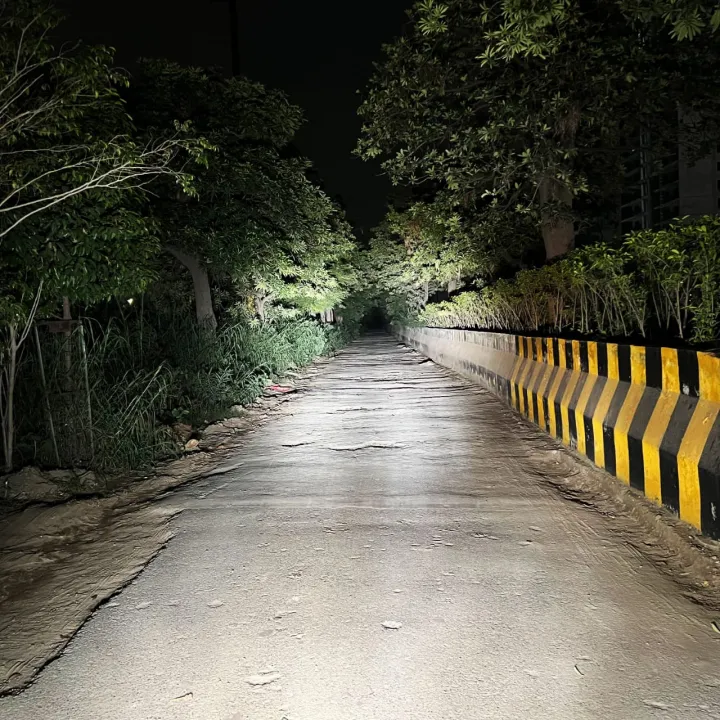 MASTER%20HID%20XENON%20200W%2014-4%20HID%20Kit:%20High%20Intensity%20Discharge%20Lamps%20for%20Superior%20Brightness%20-%20Image%206