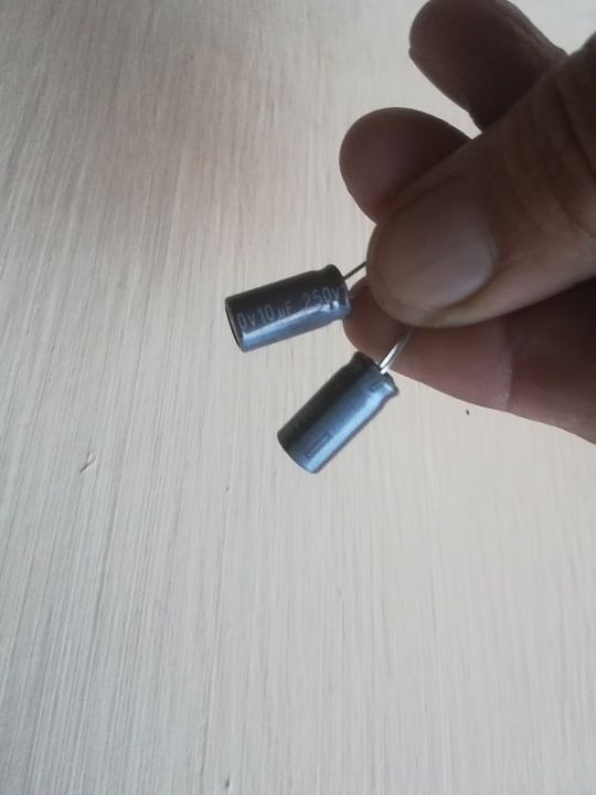 20%20Pcs%20Aluminum%20Electrolytic%20Capacitors%2010uF%20250V%20Capacitor%20-%20Image%204