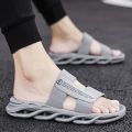 Slippers men 2020 summer new trend boys non-slip deodorant soft bottom sandals and slippers flip-flo2020. 