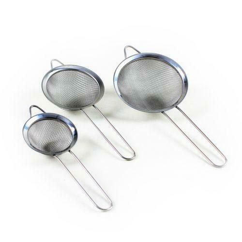 Pack%20of%203%20Metal%20Tea%20Strainer%20Set,%20Silver,%203%20Pieces%20CHAI%20KI%20CHANNI,%20Tea%20Filter%20-%20Image%204
