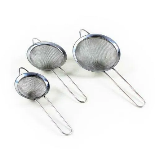 Pack%20of%203%20Metal%20Tea%20Strainer%20Set,%20Silver,%203%20Pieces%20CHAI%20KI%20CHANNI,%20Tea%20Filter%20-%20Image%202