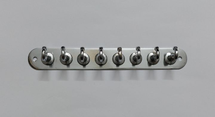 Wall%20Mounted%20Cast%20Iron%20Key%20Holder%20Rack-%20Key%20Stand%20with%204,%206,%208,%2010%20Hooks%20all%20Mounted%20Cast%20Iron%20Hanger%20with%20Screws.%20Available%20in%204%20Sizes(4,%206,%208,%2010%20Hooks)%20-%20Image%204