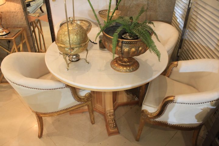 Round%20Dinning%20Table%20With%20Marble%20Top%20With%204%20Vintage%20Chairs%20Home%20N%20Style%20-%20Image%203