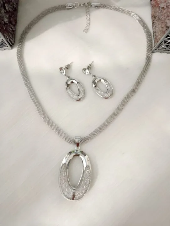 Elegant%20Silver%20Jewelry%20Combo%20Set%20for%20Women%20%7C%20Jewelry%E2%80%93%20Necklace,%20Earrings%20&%202%20Sets%20of%20Bangles%20%7C%20Stylish%20Party%20Wear%20Fashion%20Set%20%7C%20Gift%20Set%20for%20Girls%20&%20Ladies%20-%20Image%208