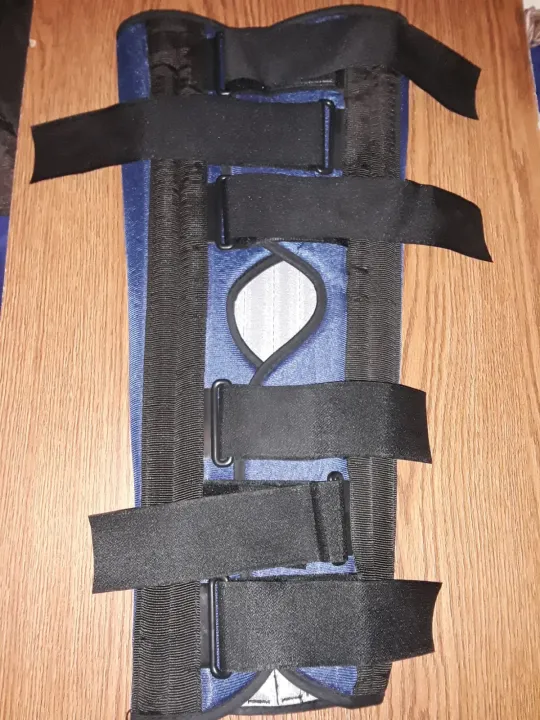 Adjustable%20Knee%20Immobilizer%20Brace%20for%20Post-Op%20Recovery%20&%20Injury%20Support%20%7C%20Lightweight%20Straight%20Leg%20Splint%20for%20Men%20&%20Women%7C%20Best%20Leg%20Support%20Price%20in%20Pakistan%20-%20Image%203
