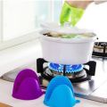2 pcs Silicon pot holder - silicon oven mitts , heat resistant gloves , kitchen accessories anti slip baking mitts  , silicon hot pot holders , best Kitchen tool. 