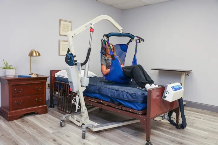 Electric%20Patient%20Lift%20Transfer%20Machine,%20Full%20Body%20Patient%20Transfer%20Lifter%20Imported%20High%20Quality%20BY%20Elite%20Healthcare%20-%20Image%203