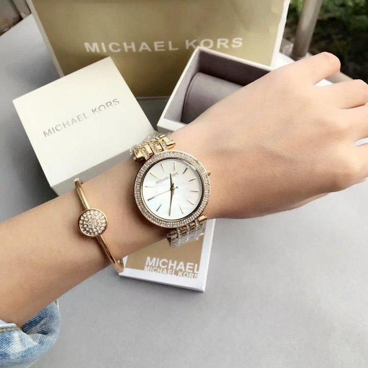 Michael%20Kors%20Darci%20Mother%20of%20Pearl%20Dial%20Gold%20Steel%20Crystal%20Ladies%20Watch%20MK-3219%20-%20Image%204