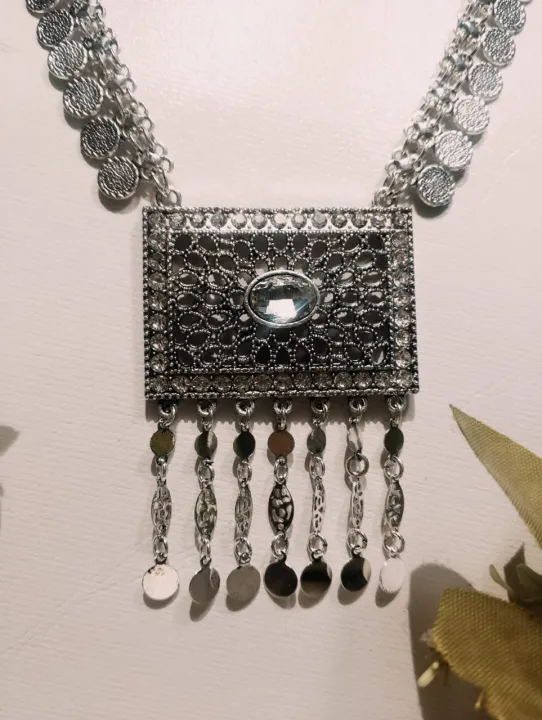 Silver%20Long%20Mala%20Set%20with%20Dangling%20Coins%20%E2%80%93%20Ethnic%20Traditional%20Jewelry%20-%20Image%209