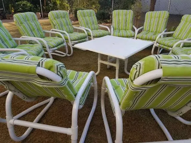 Waterproof%20Outdoor%20Garden%20Chairs%20(set%20of%204)%20-%20With%20Table%20and%20Umbrella%20-%20Image%205