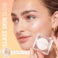 Makeup Revolution Beam Bright Highlighter Rose Lustre. 