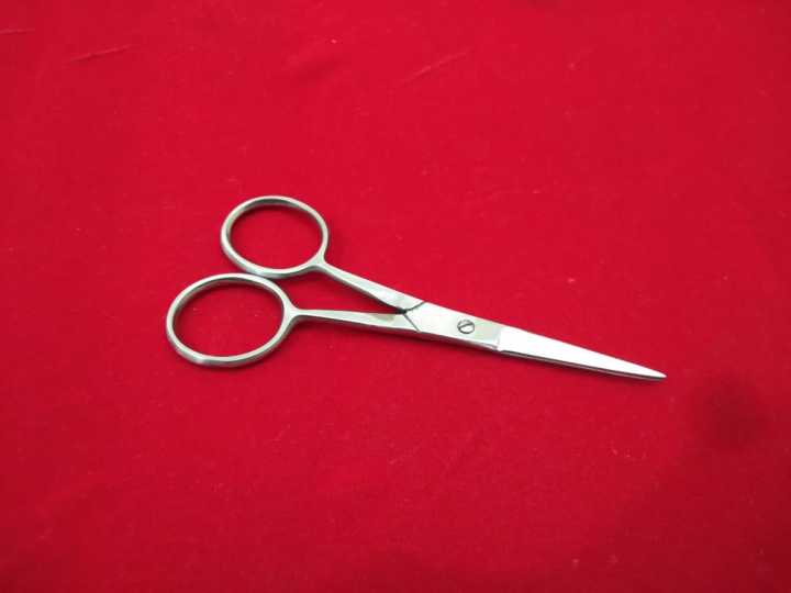Nose%20Mustache%20Scissor%203.5-Ks%20-%20Image%206