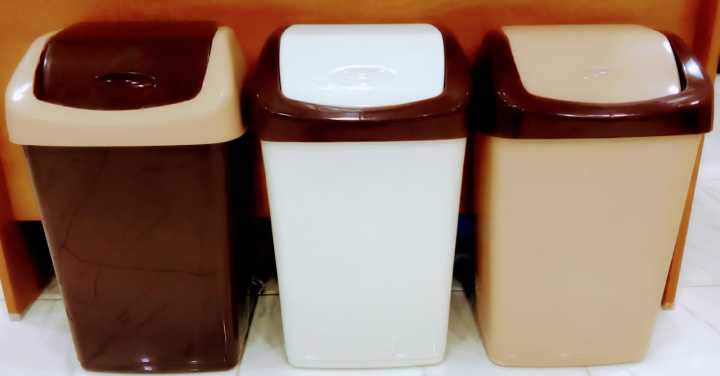Brown Covered Plastic Recycle Garbage Dustbin - 10 Liter