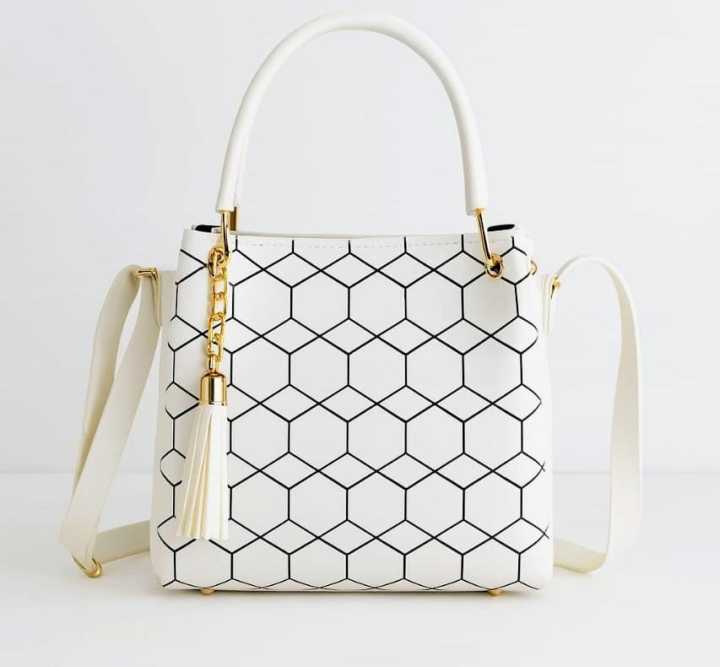 Zushaam-Hand%20bag%20for%20girls%20Black%20&%20White%20Leather%20bags%20for%20girls%20Cross%20body%20bags%20for%20girls%20and%20ladies%20Shoulder%20bag%20for%20girls%20with%20adjustable%20starp%20For%20Women%20-%20Image%202