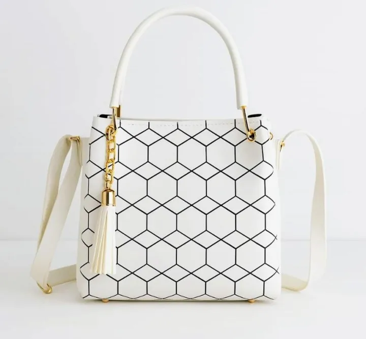 Zushaam-Hand%20bag%20for%20girls%20Black%20&%20White%20Leather%20bags%20for%20girls%20Cross%20body%20bags%20for%20girls%20and%20ladies%20Shoulder%20bag%20for%20girls%20with%20adjustable%20starp%20For%20Women%20-%20Image%202