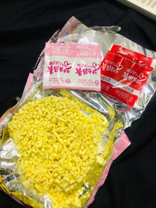 Samyang%20Hot%20Chicken%20Flavour%20Ramen%20Carbonara%20(Limited%20Edition)%20130g%20%7C%20Samyang%20Carbbo-Buldak%20Roasted%20Chicken%20Ramen%20(130g/0.3pound)%20/Ramen/Instant%20noodle/Instant%20Food/Spicy%20ramen%20%7C%201%20pack%20only%20-%20Image%204